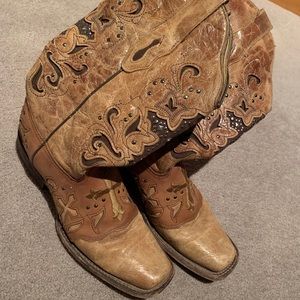 Corral Antique Saddle Metal cross boots size 10